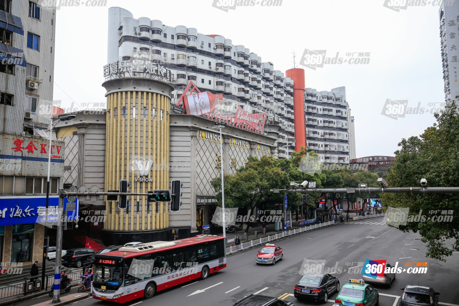 人民西路与信河街交汇处温州大厦霓虹灯