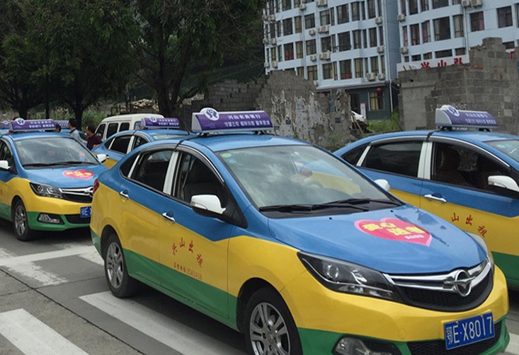 宜昌市兴山县出租车车顶led显示屏